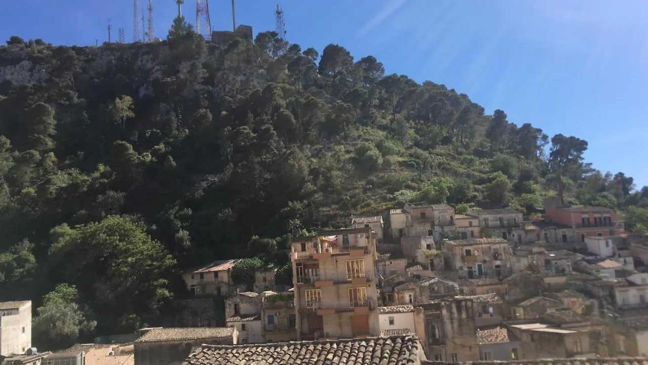 Correri 125 Otel Modica Konukevi